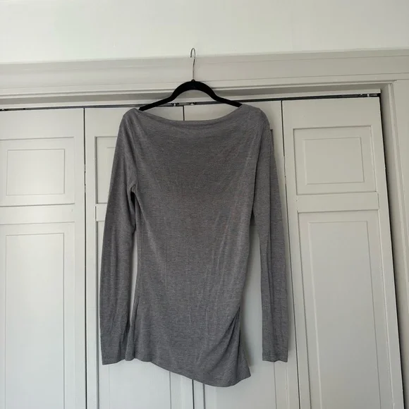 Boatneck dressy grey shirt from Banana Republic - Picture 4 of 5